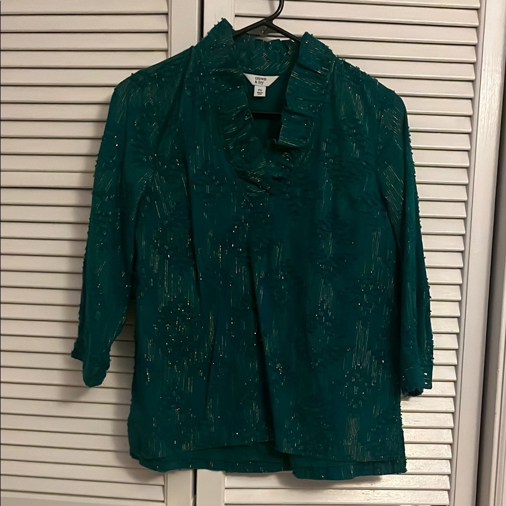 Crown & Ivy Green & gold Women's Top